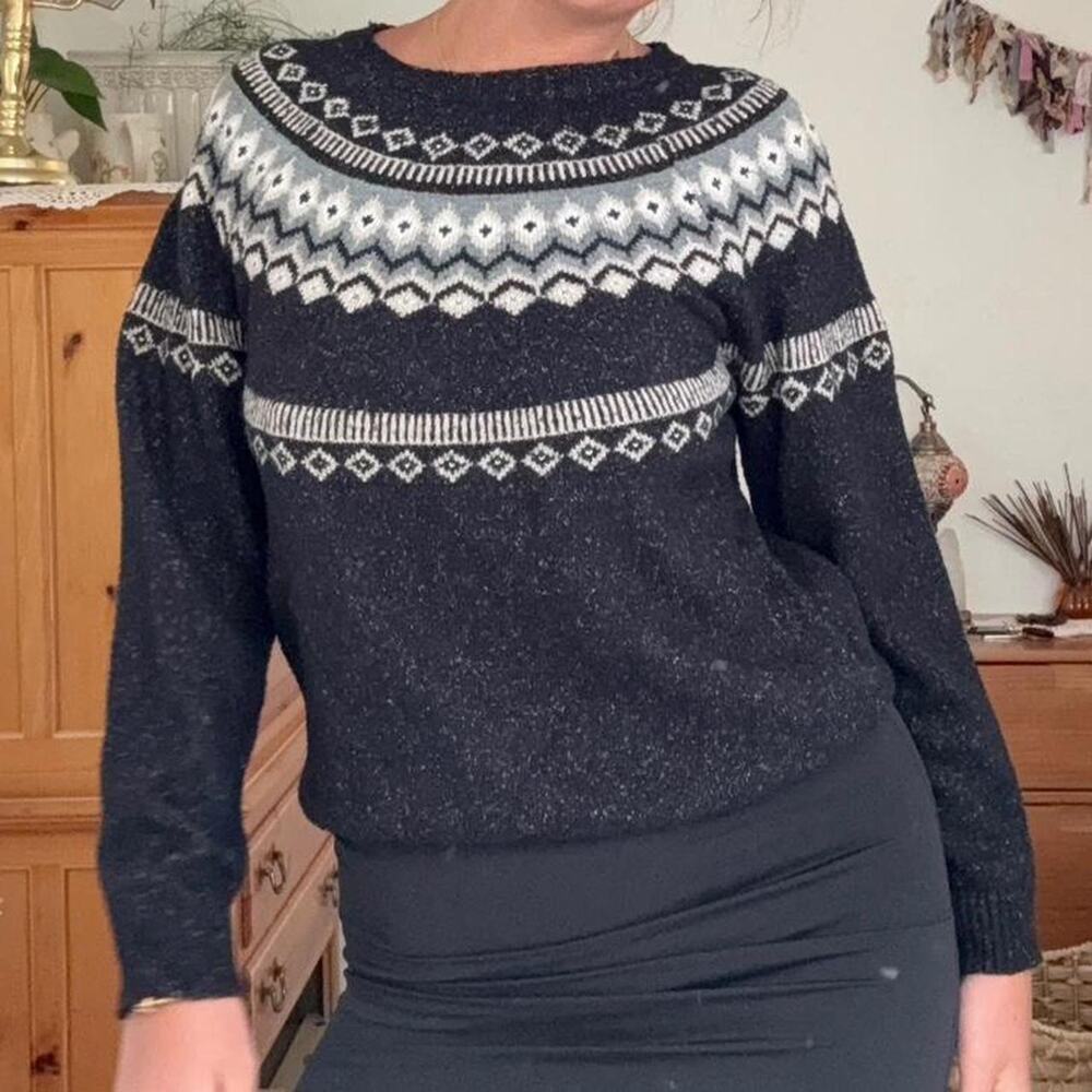 Black and white patterned sweater